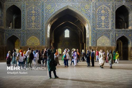 اعلان آمار ورود گردشگران به ایران و میزان صادرات صنایع دستی