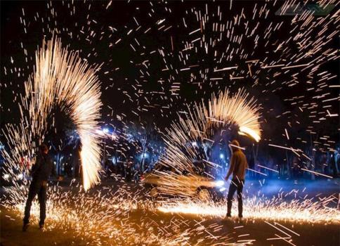 ترقه هایی که بانگ خاموشی سنت ها شده اند