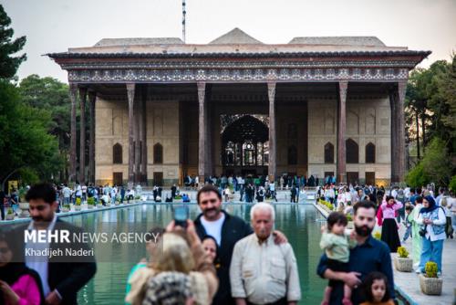 اقامت نوروزی گردشگران در اصفهان به 2 میلیون نفر رسید