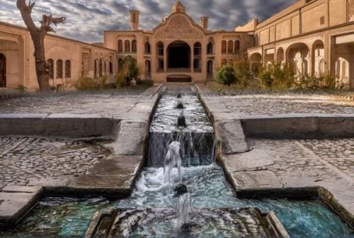 کاشان در آستانه گسست هویتی وارث ۷۸۰۰ سال تمدن قربانی معماری بی ریشه