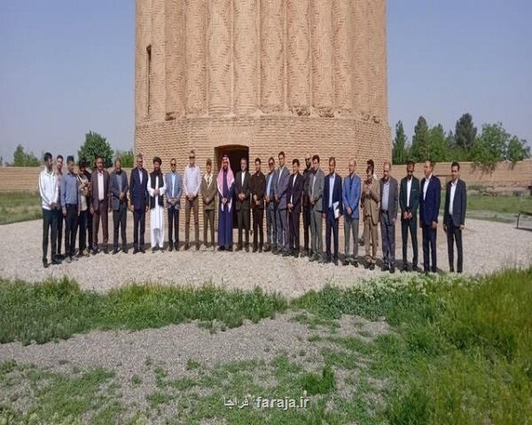 بازدید سرکنسولگری های 3 کشور خارجی از برج تاریخی رادکان شهرستان چناران