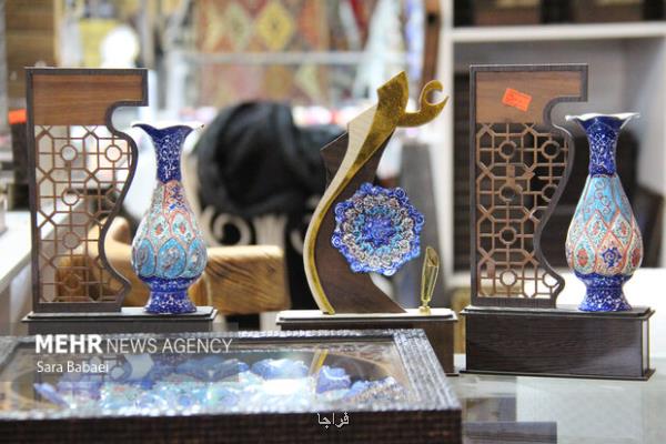 نمایشگاه اشیای قدیمی و آنتیک در روز جهانی صنایع دستی