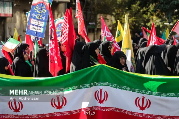 نباید بگذاریم حافظه دفاع از ایران از میان برود